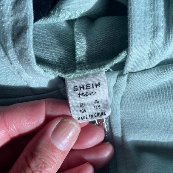 3/$15 Like new, zip up hoodie size 14 excellent condition - Picture 2 of 3